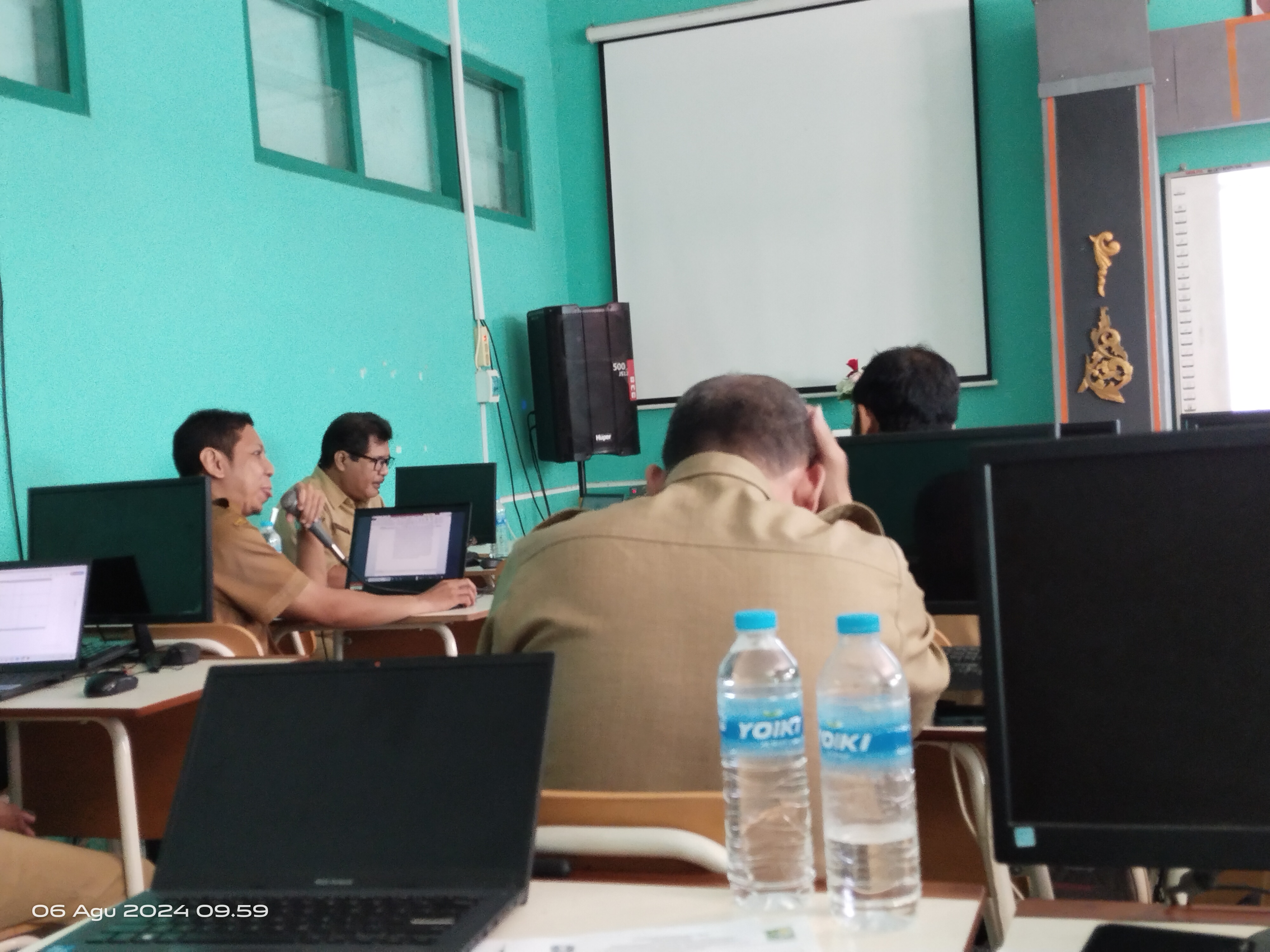 SMKN 1 Jiwan Gelar Rapat Intensif Penyusunan Kurikulum Operasional Sekolah