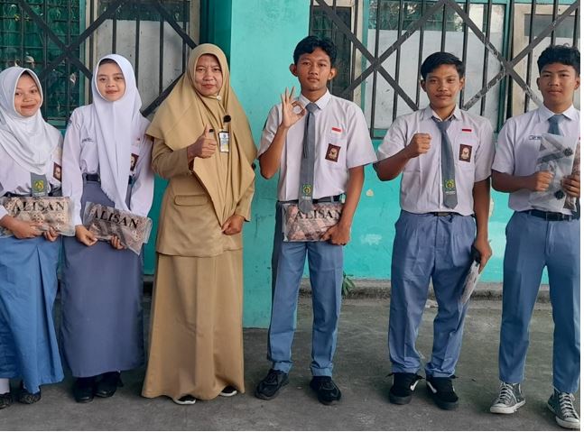 SMK Negeri 1 Jiwan Apresiasi Siswa Berprestasi